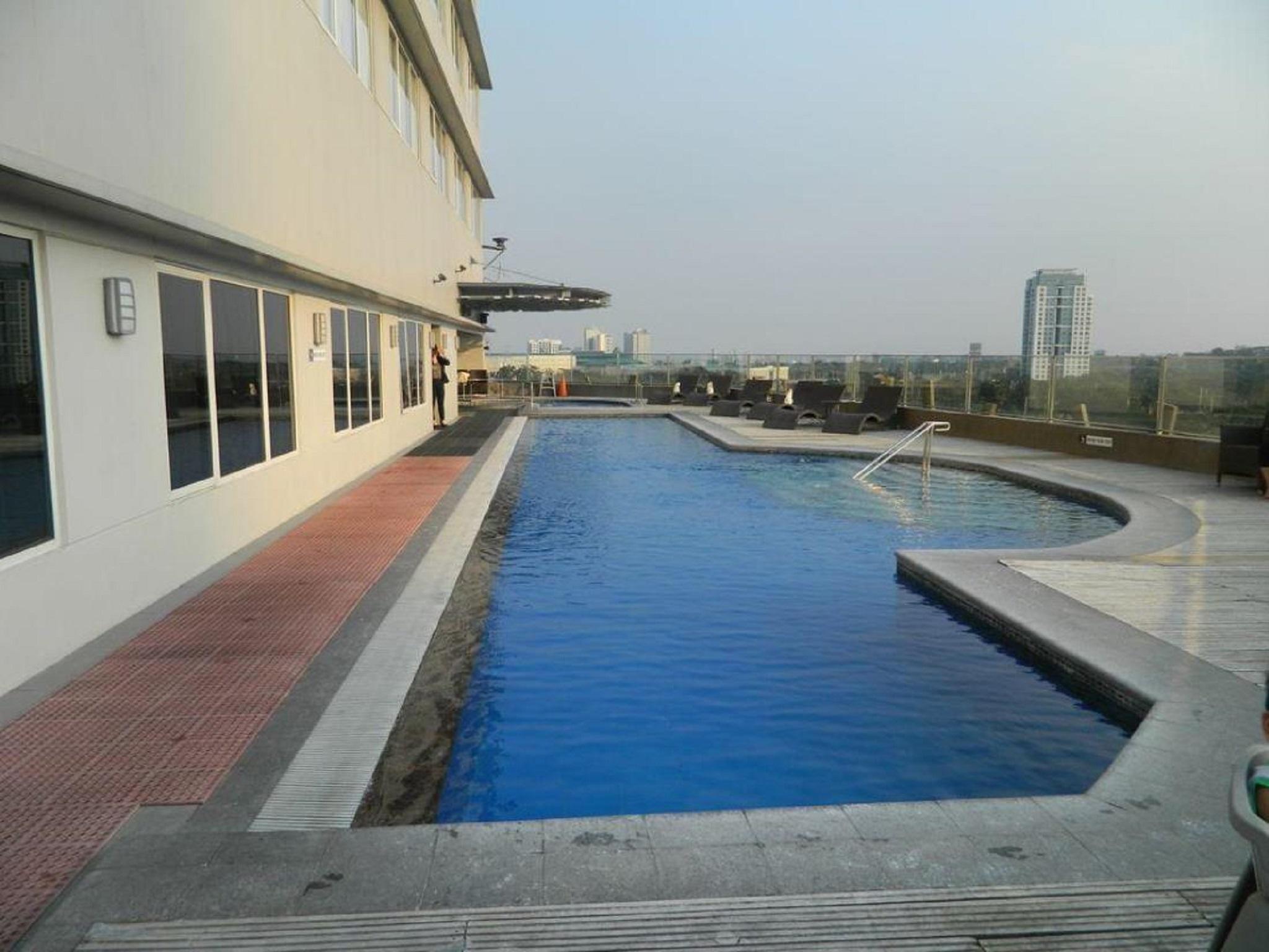 Acacia Hotel Manila Muntinlupa City Экстерьер фото